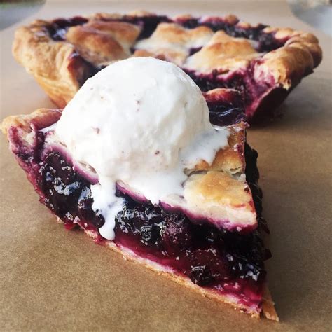 2 fat cats bakery maine|blueberry pie portland maine.